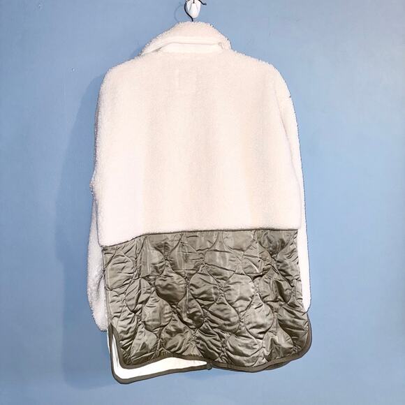 Abercrombie & Fitch Quilted Sherpa jacket coat L NWT - Picture 8 of 9